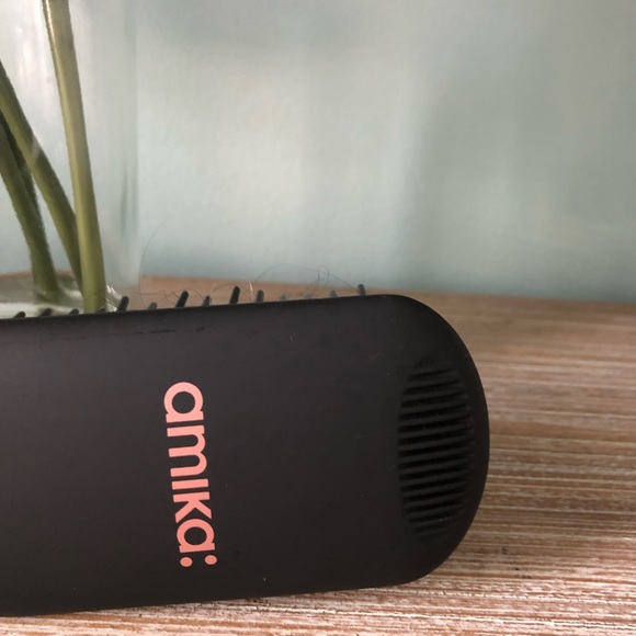 amika
Polished Perfection Straightening - Picture 2 of 5